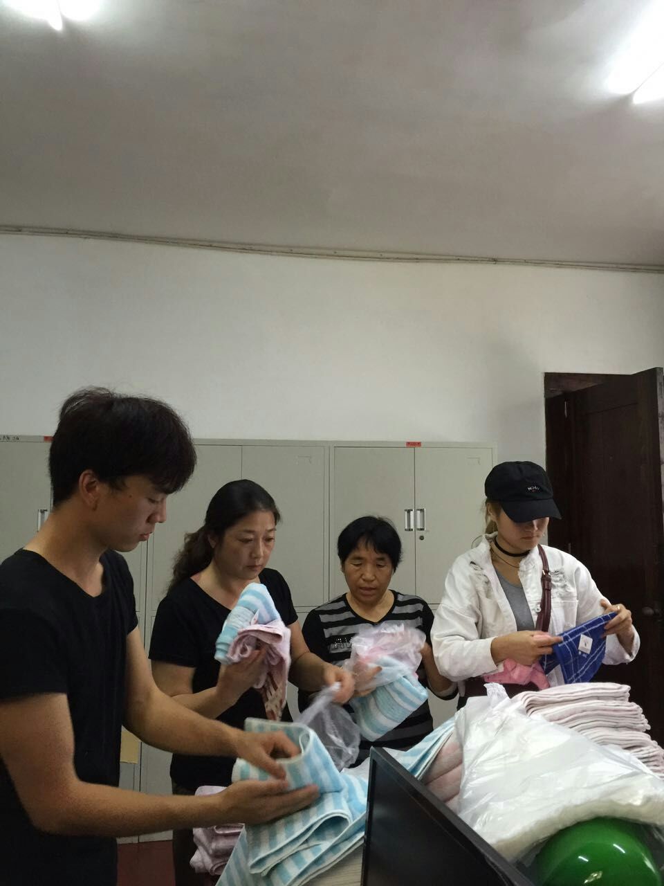 乐山市基督教三自爱国运动委员会重阳节•慰问老人活动