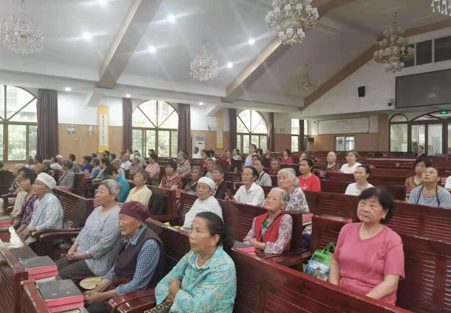 四川基督教各地堂点积极组织观看庆祝中国共产党成立100周年大会