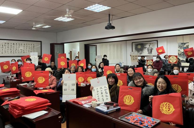 （都江堰）慰问义诊暖人心 提振信徒精气神