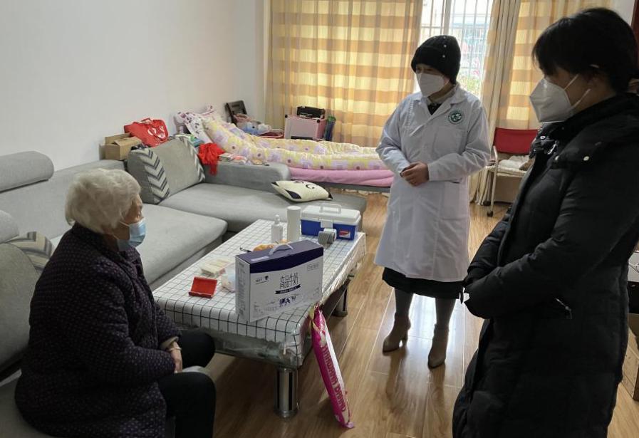 （都江堰）慰问义诊暖人心 提振信徒精气神