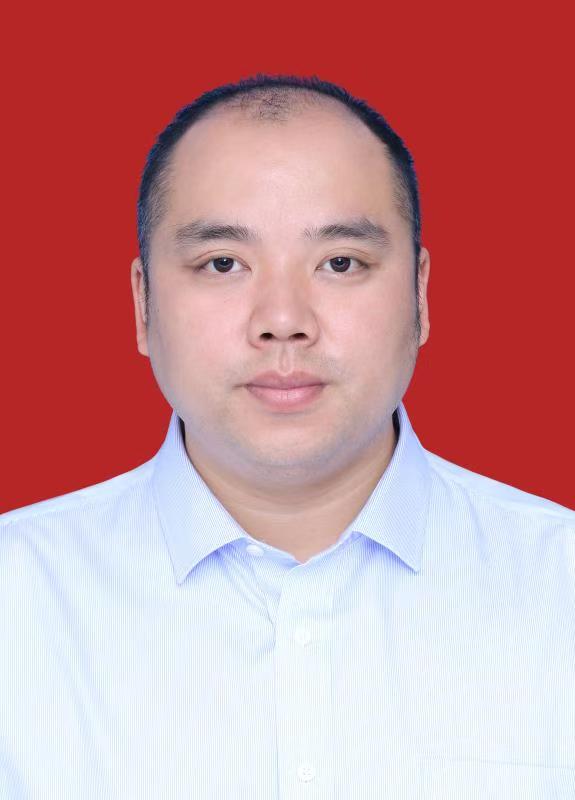 胡松柏证件照2022.jpg