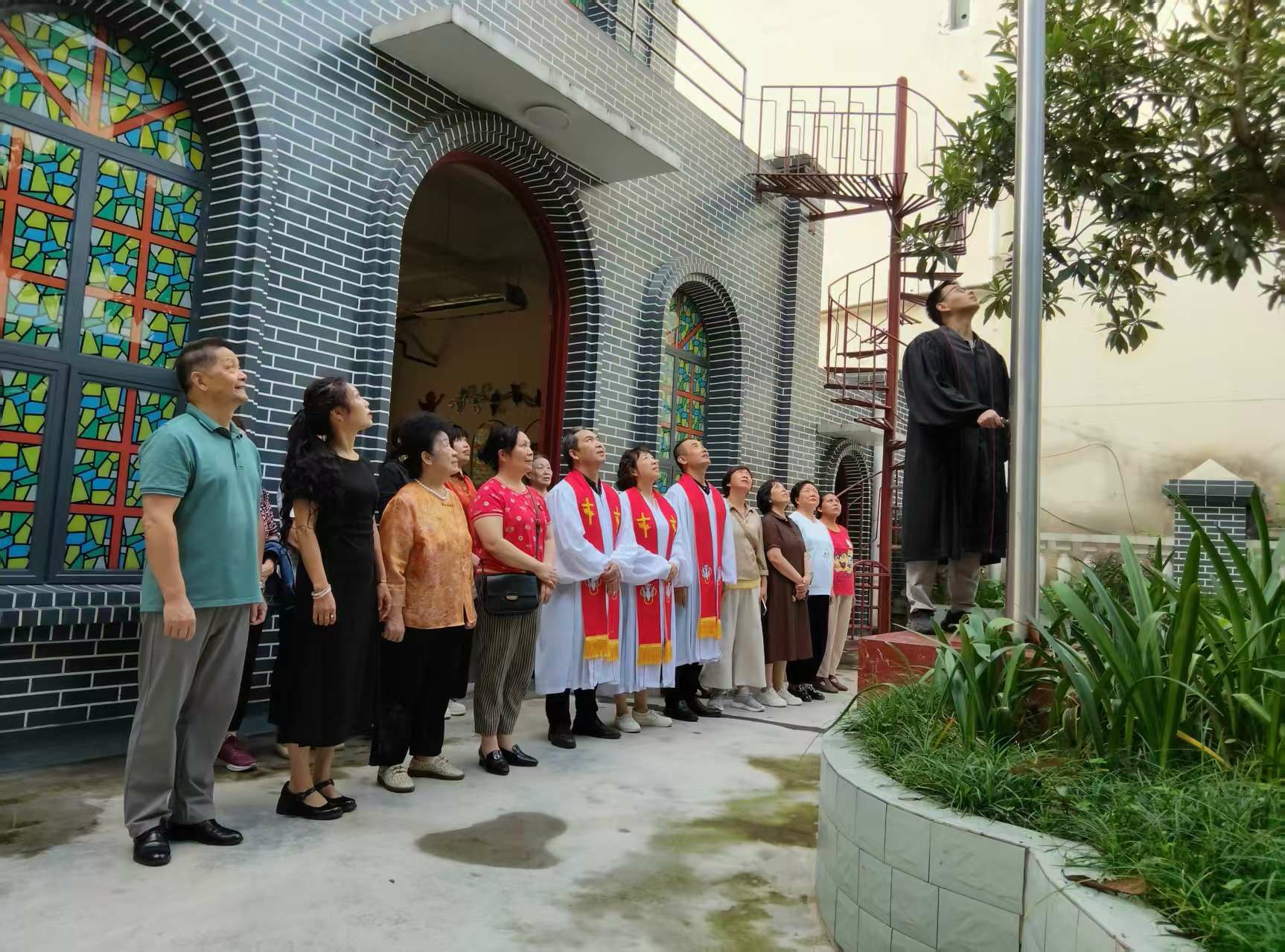 同升一面旗 共祝祖国好——我省各地基督教堂举行庆国庆升国旗仪式