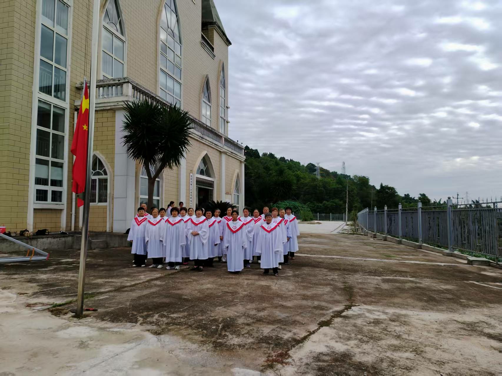 同升一面旗 共祝祖国好——我省各地基督教堂举行庆国庆升国旗仪式