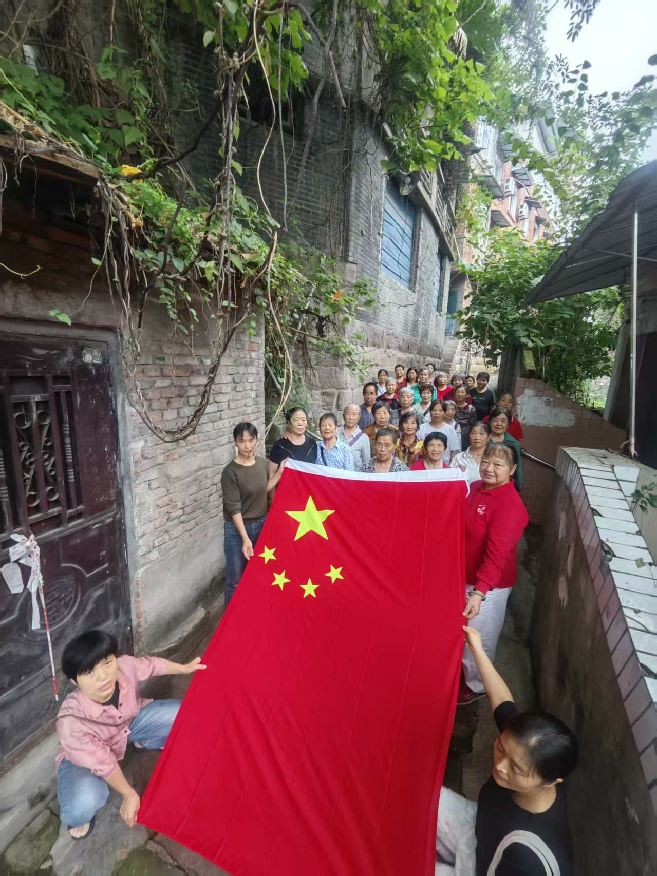 同升一面旗 共祝祖国好——我省各地基督教堂举行庆国庆升国旗仪式